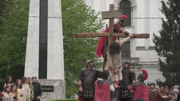 Soldaten Nehmen Jesus Vom Kreuz — Stockvideo