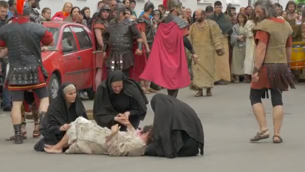 Oamenii Actorii Crucifixion Joacă Aer Liber — Videoclip de stoc