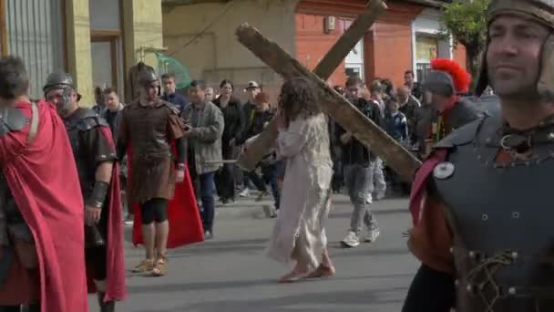 Pessoas Atores Crucifixion Andam Brincando Livre — Vídeo de Stock