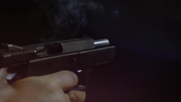 Primo Piano Una Pistola Automatica Ultra Slow Motion — Video Stock