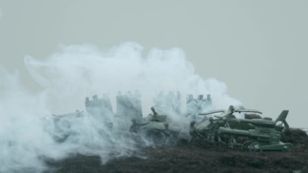 Поле Битвы Армейскими Игрушками После Взрывов Ультрамедленное Движение — стоковое видео