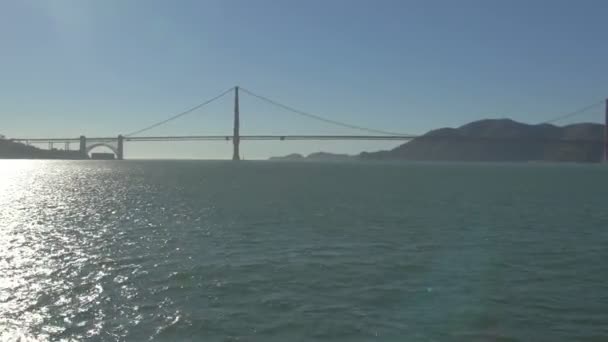 Golden Gate Bridge Vanaf San Francisco Bay — Stockvideo