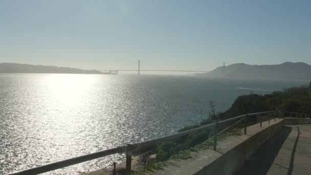 Golden Gate Bridge Von Der Insel Alcatraz Aus Gesehen — Stockvideo