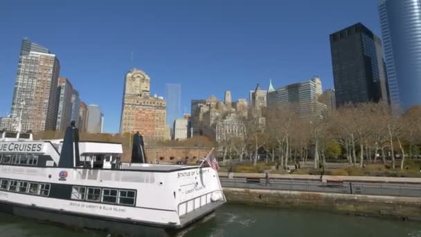 Estatua Cruceros Barco Puerto Nueva York Estados Unidos — Vídeos de Stock