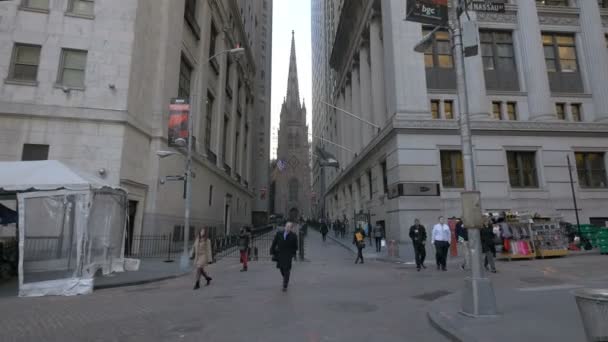 Trinity Church Gezien Door Twee Gebouwen New York Usa — Stockvideo