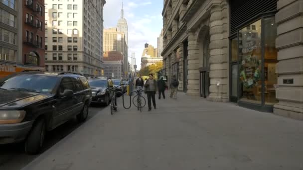 People Walking Sidewalk City — Video Stock