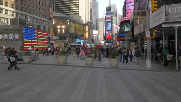 Gekleed Mensen Times Square New York — Stockvideo