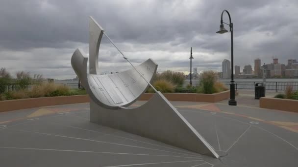 Equatorial Sundial Owen Grundy Park New York Amerika Serikat — Stok Video