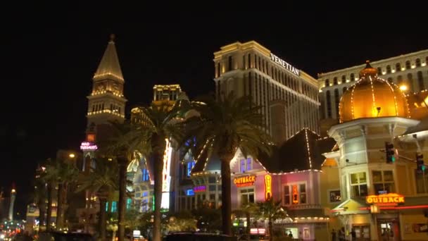 Las Vegas Boulevard Kolorowymi Budynkami Widzianymi Nocy Stany Zjednoczone Ameryki — Wideo stockowe