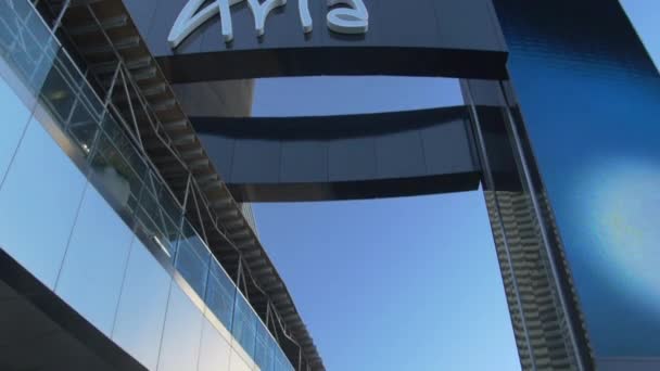 Low Angle View Aria Resort Sign Las Vegas Verenigde Staten — Stockvideo