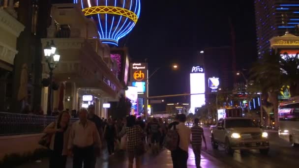 Folk Går Natten Las Vegas Usa — Stockvideo
