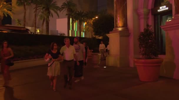 Mensen Lopen Nachts Las Vegas Verenigde Staten Van Amerika — Stockvideo