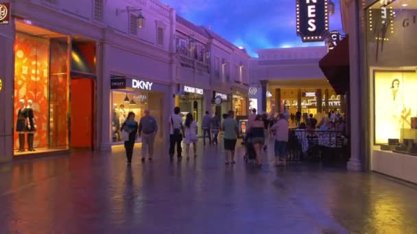 Pessoas Andando Longo Das Lojas Forum Shops Estados Unidos América — Vídeo de Stock