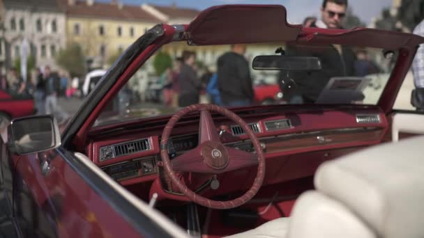 Stuurwiel Van Een Oude Cadillac — Stockvideo