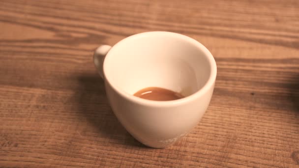 Espresso Csésze Asztalon — Stock videók