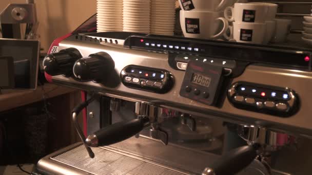 Nahaufnahme Einer Kaffeemaschine — Stockvideo