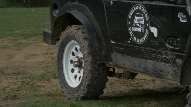 Ruota Una Jeep — Video Stock