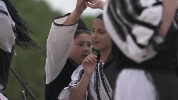 Crianças Romeno Roupas Tradicionais Dança — Vídeo de Stock