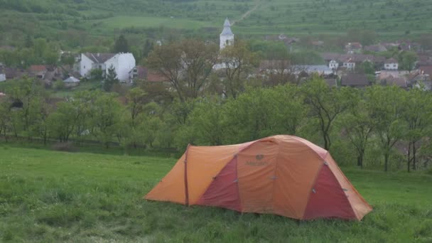 Narancs Sátor Letáborozott Rimetea — Stock videók