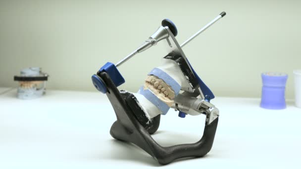 Molde Modelo Yeso Dental Paralelómetro — Vídeo de stock