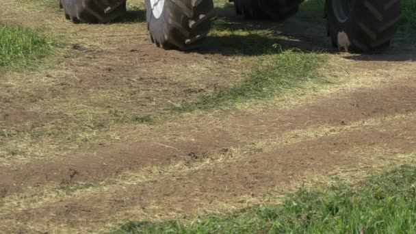 Ruedas Tractores Girando Feria Agraria — Vídeo de stock