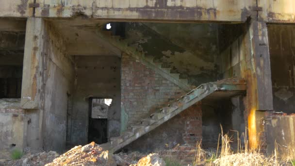 Escadaria Abandonada Cidade Durante Dia — Vídeo de Stock