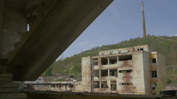 被毁工业楼宇的景观 — 图库视频影像