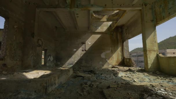 被毁建筑的内部 — 图库视频影像
