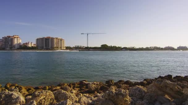 Bootsfahrt Entlang Der Fisher Island Miami — Stockvideo