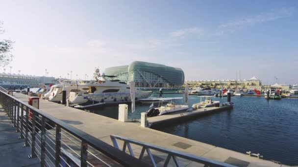 Yas Marina Yachts Yas Viceroy Hotel Abu Dhabi — Stock Video