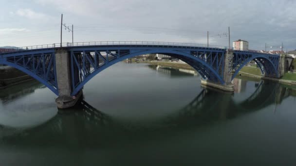 Demiryolu Köprüsünün Havadan Görünüşü Maribor — Stok video