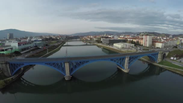 Drava Nehri Üzerindeki Köprülerin Havadan Görüntüsü — Stok video