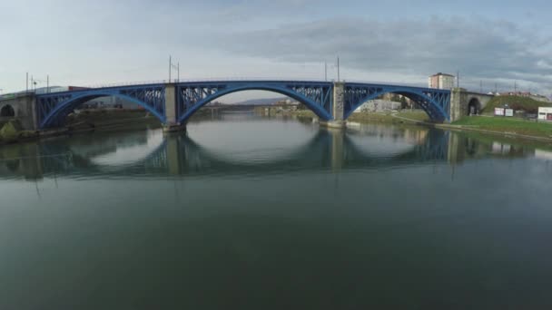 Vista Aérea Rio Drava Ponte Azul — Vídeo de Stock