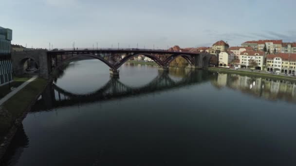 Maribor Daki Eski Köprü Nün Hava Görüntüsü — Stok video