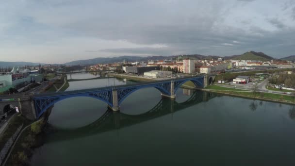 Maribor Daki Mavi Demiryolu Köprüsünün Havadan Görünüşü — Stok video