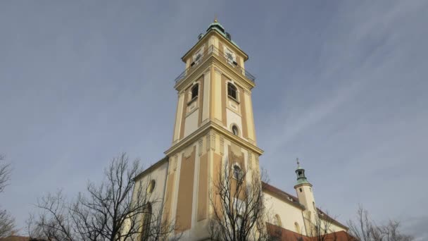 Keresztelő Szent János Katedrális Tornyának Alacsony Szöge — Stock videók