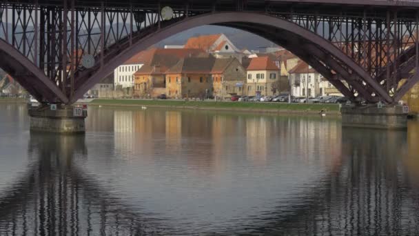 Drava Nehri Üzerindeki Eski Köprü Kemerleri — Stok video