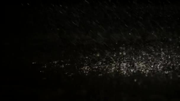 Siyah Arkaplanda Damlaları Ultra Yavaş Hareket — Stok video