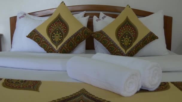 Beeldmateriaal Van Het Vaste Bed Hotelkamer — Stockvideo