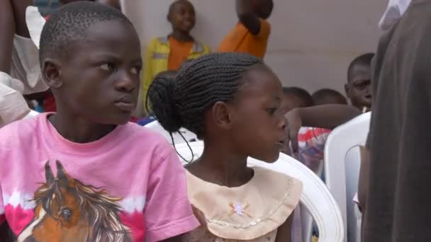 Niños Africanos Comiendo Vídeo — Vídeo de stock