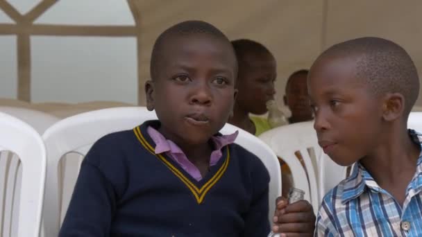 Footage Uganda Lifestyle African Boy Eating — Stok video
