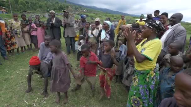 Niños Africanos Bailando Gente Cantando — Vídeos de Stock