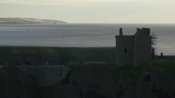 Torre Fortificada Del Castillo Dunnottar — Vídeo de stock