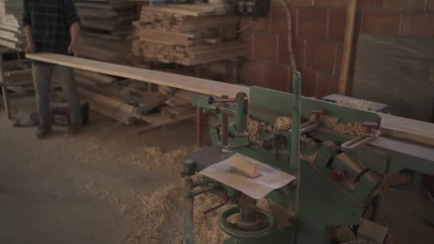 Holz Das Einer Werkstatt Verarbeitet Wird — Stockvideo