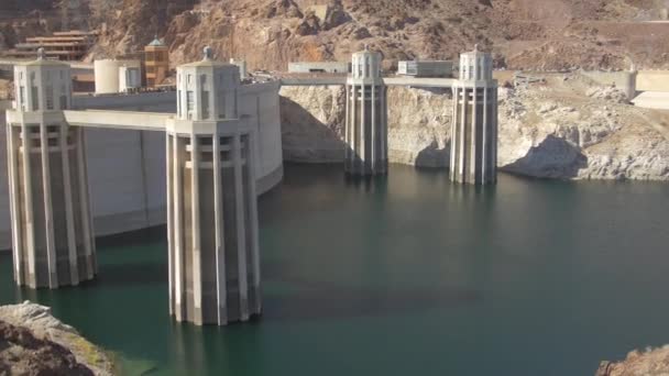 Inname Towers Hoover Dam — Stockvideo