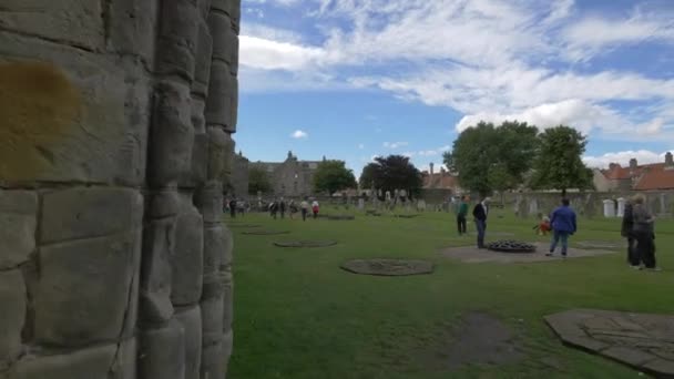 Tourists Cathedral Andrews — Stockvideo