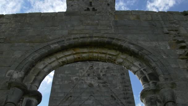 Inclinado Ruinas Iglesia — Vídeos de Stock