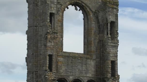 Vista Inclinada Las Ruinas Una Catedral — Vídeos de Stock