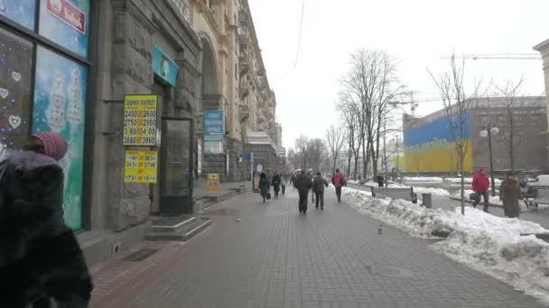 Folk Går Khreshchatyk Street — Stockvideo