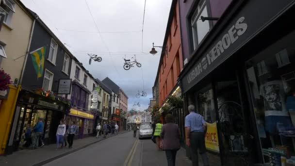 Una Calle Comercial Killarney Irlanda — Vídeo de stock